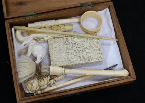 Canton cameo ivory card case and eleven other bone and ivory pieces (12)